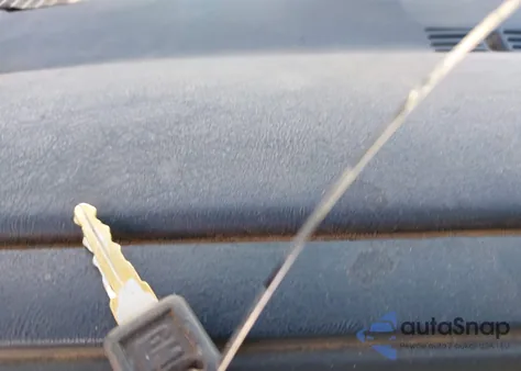 1998 Chevrolet C1500 Fleetside z USA, uszkodzony, nr VIN 1GCEC14W9WZ220727